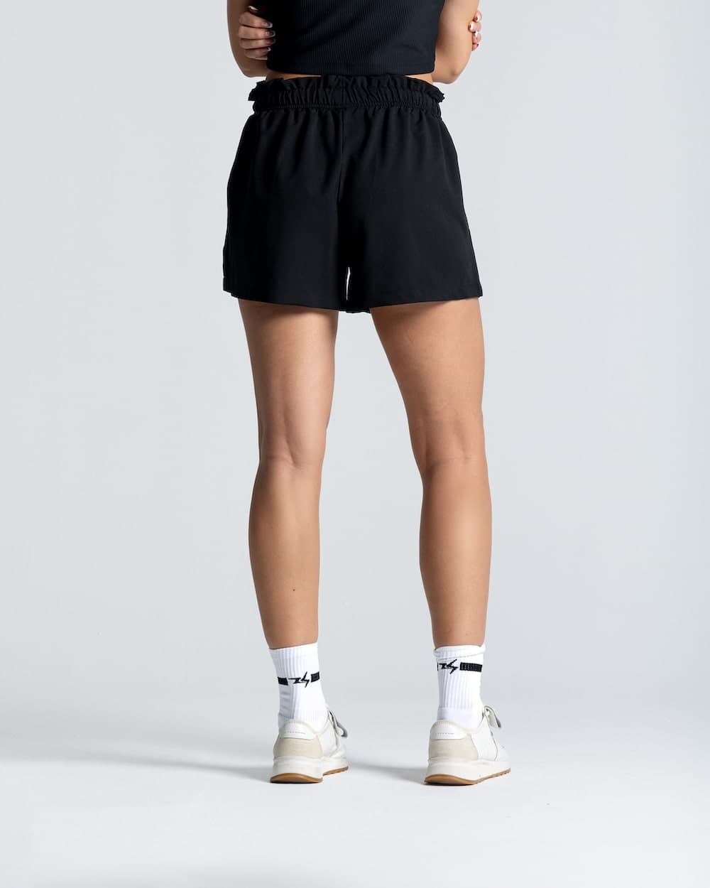 izzy apparel women min
