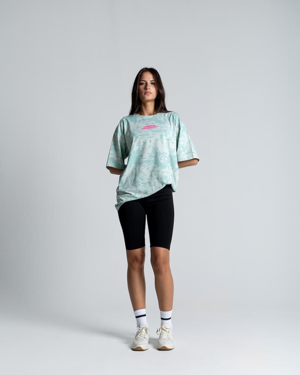 izzy apparel women min
