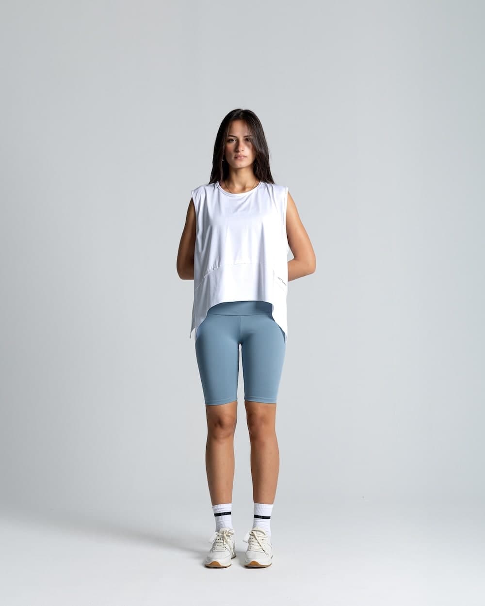 izzy apparel women min