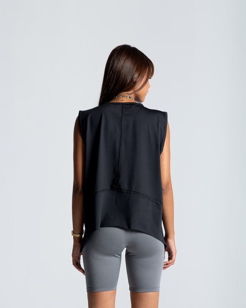 izzy apparel women min