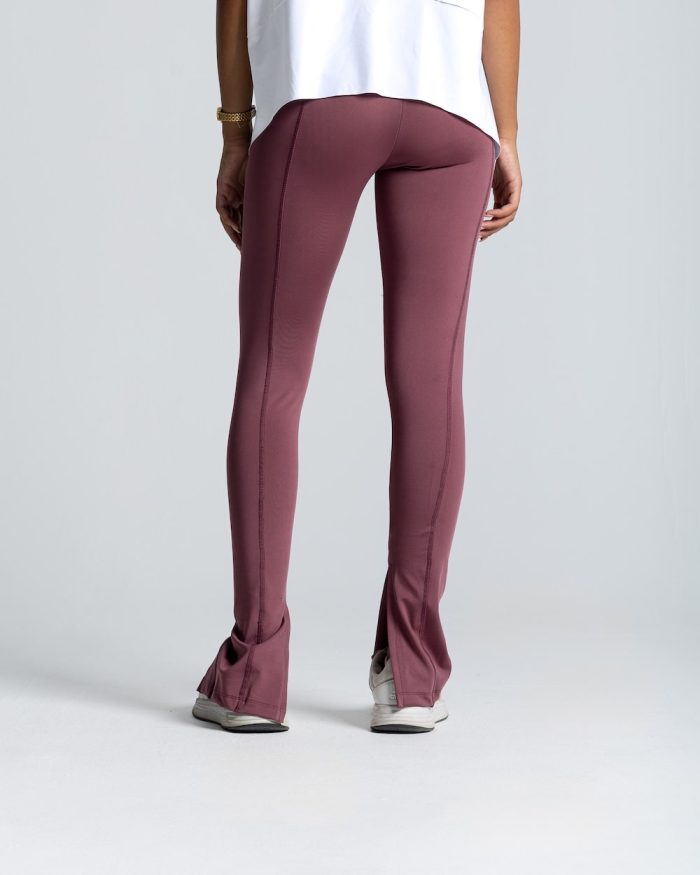izzy apparel women min