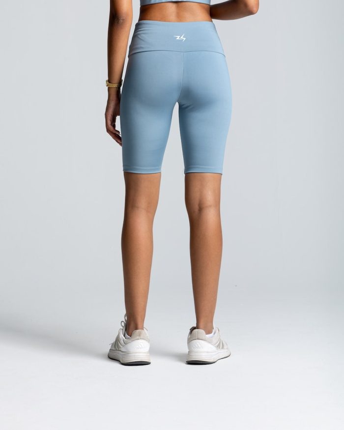 izzy apparel women min