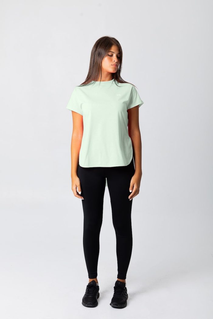 izzy apparel women min